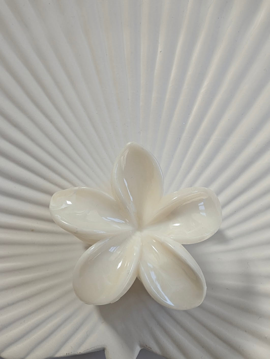 Pearl White Flower Hair Clip